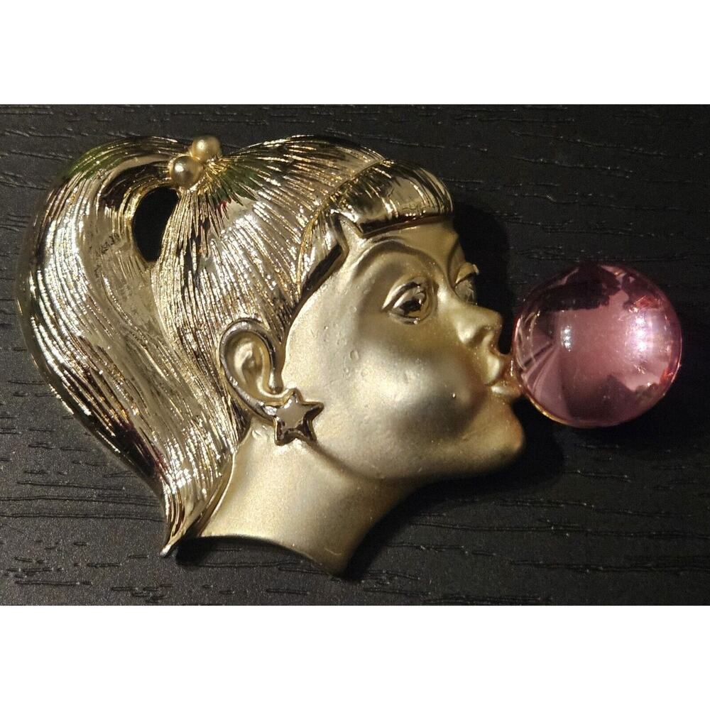 RARE - AJC American Jewelry Chain - Girl Blowing BubbleGum Pink Pin Brooch